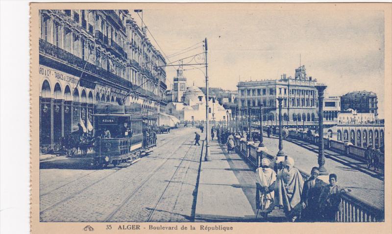 Braudel got a position teaching in Algeria in the 1920s, a profession that he would maintain for momre than sixty years.