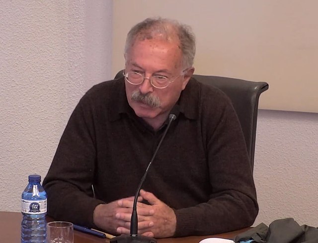 Giocanni Levi is one of the founding thinkers of microstoria which has normally been at odds with Ginzburg on how to approach microhistory